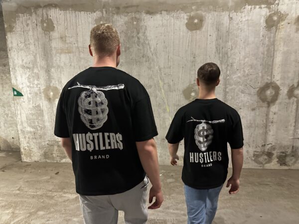 IMG_4647 Oversized T-Shirt – HUSTLERS HIVE